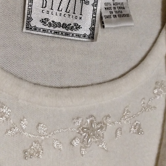 Sweater with pearl and thread embroidery - Picture 3 of 5